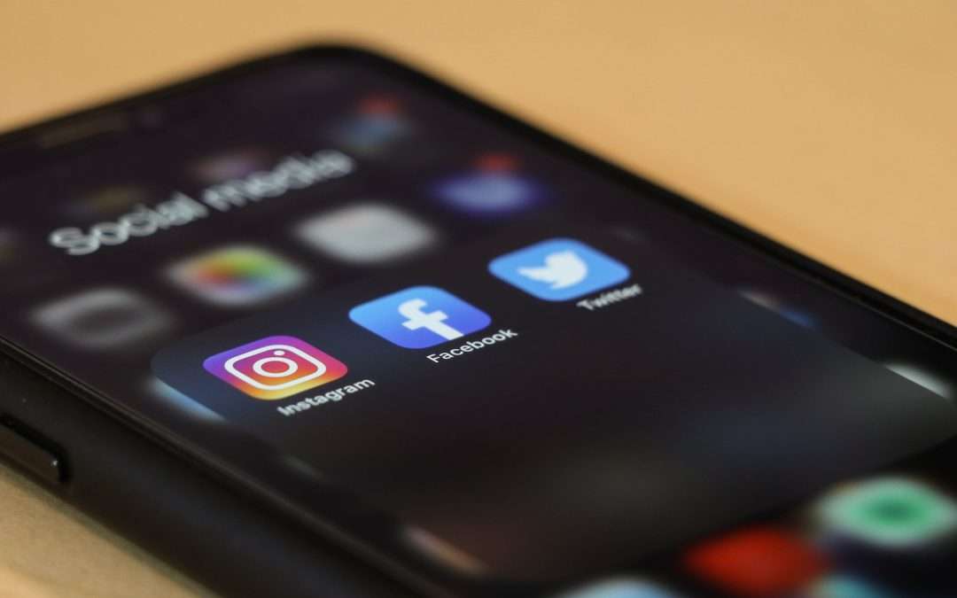 Expert Tips for Building Your Social Media Persona